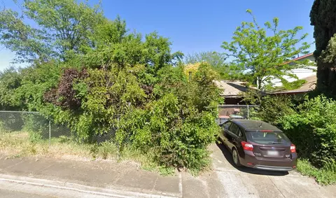 3687 Hilsinger Rd, Phoenix, OR 97535