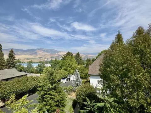 495 Chestnut St #13, Ashland, OR 97520