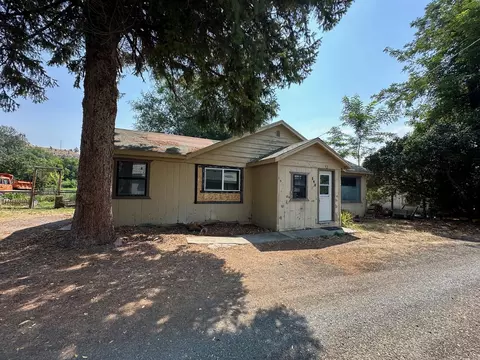 190 Farra Ln, Mount Vernon, OR 97865