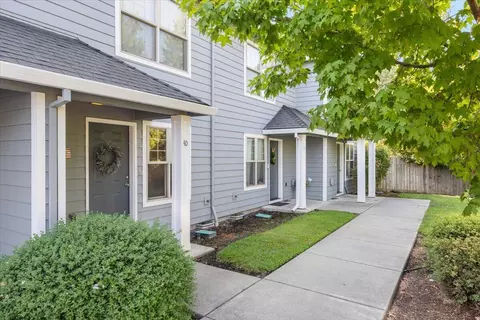 450 Midway Rd #40, Medford, OR 97501