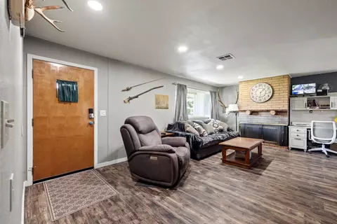 10441 Wright Ave, Klamath Falls, OR 97603 photo 3