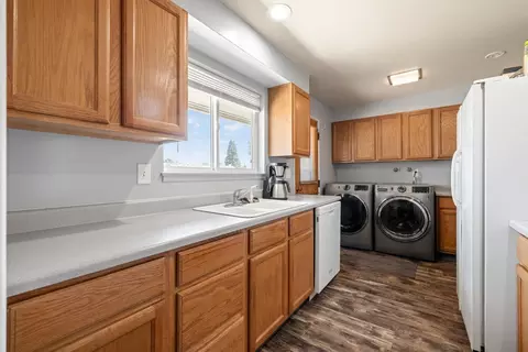 10441 Wright Ave, Klamath Falls, OR 97603 photo 9
