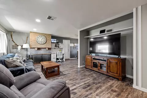10441 Wright Ave, Klamath Falls, OR 97603 photo 4