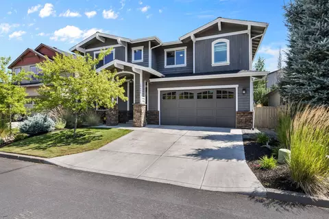 19495 Spencers Crossing Ln, Bend, OR 97702