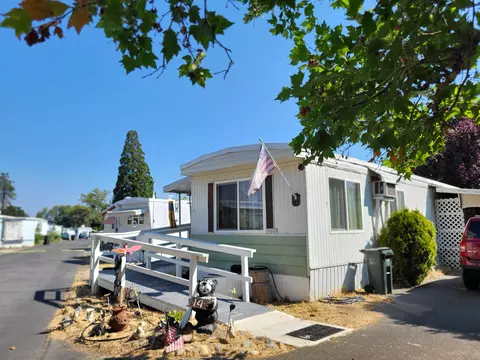 1241 Dowell Rd #14, Grants Pass, OR 97527