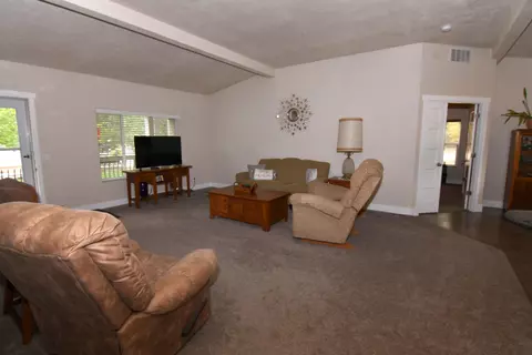 52334 Pine Forest Dr, La Pine, OR 97739 photo 5