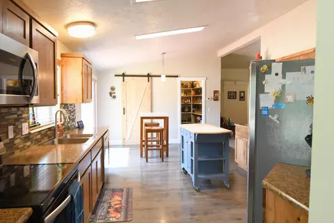52334 Pine Forest Dr, La Pine, OR 97739 photo 11