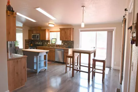 52334 Pine Forest Dr, La Pine, OR 97739 photo 9