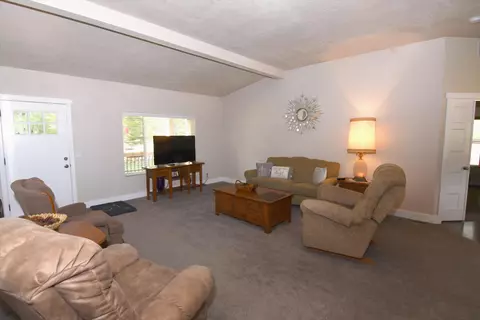 52334 Pine Forest Dr, La Pine, OR 97739 photo 4