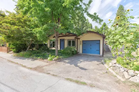 431 Berglund St, Rogue River, OR 97537