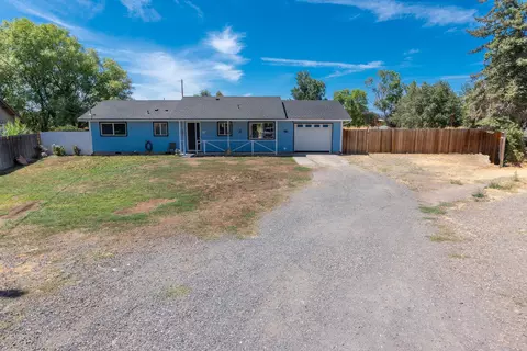 400 SW 32nd Ct, Redmond, OR 97756