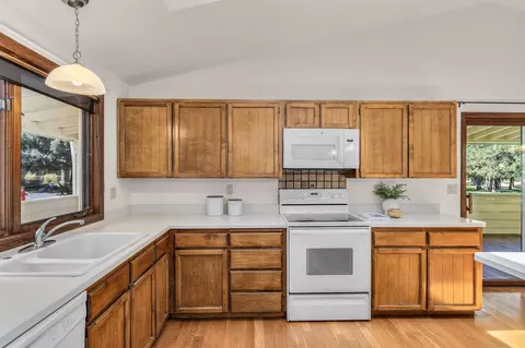 20408 Butt Riggin Rd, Bend, OR 97702 photo 8