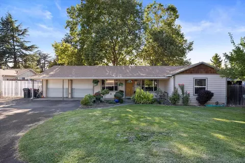 1615 Crater Lake Ave, Medford, OR 97504