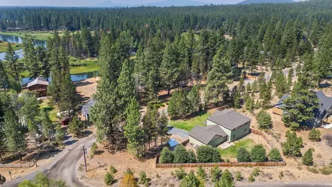 View/Area - 16568 Beaver Dr, Bend, OR 97707 photo 2 of 4