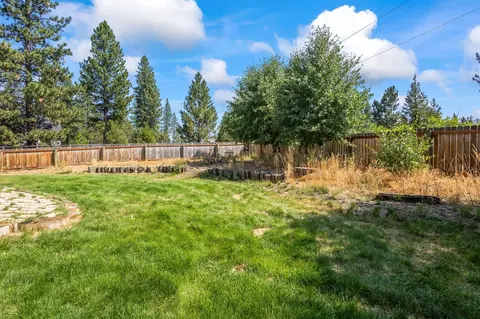 Exterior - 16568 Beaver Dr, Bend, OR 97707 photo 5 of 5