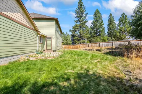 Exterior - 16568 Beaver Dr, Bend, OR 97707 photo 4 of 5