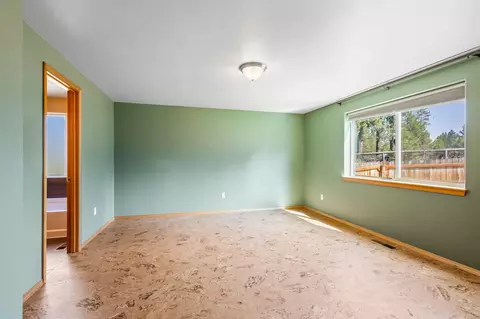 Bedroom - 16568 Beaver Dr, Bend, OR 97707 photo 1 of 5