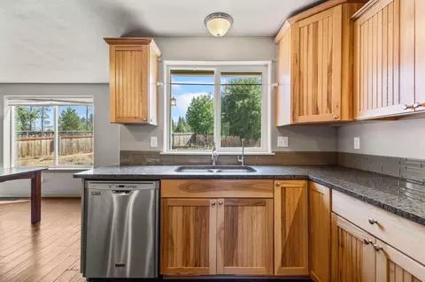 Kitchen - 16568 Beaver Dr, Bend, OR 97707 photo 2 of 3