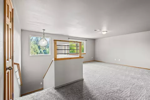 Living - 16568 Beaver Dr, Bend, OR 97707 photo 6 of 7