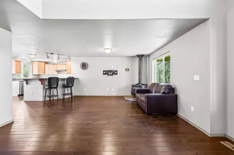 Living - 16568 Beaver Dr, Bend, OR 97707 photo 1 of 7