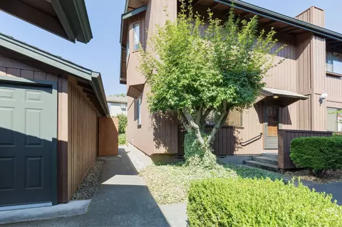 410 NE Anderson St #C, Grants Pass, OR 97526