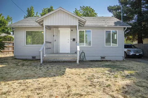 915 SW Oak St, Grants Pass, OR 97526