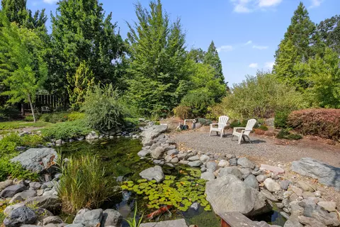 Exterior - 124 Walnut Pl, Phoenix, OR 97535 photo 10 of 26