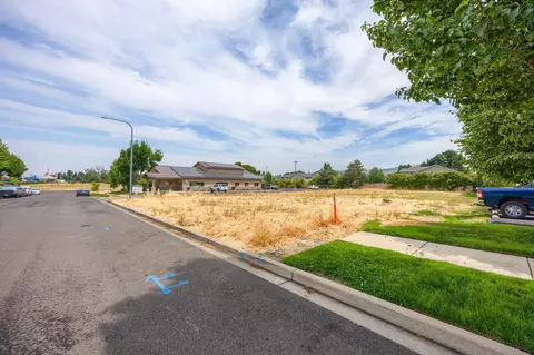 2722 American Ave, Medford, OR 97504