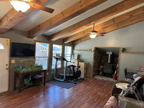 Living - 15931 Twin Dr, La Pine, OR 97739 photo 1 of 3