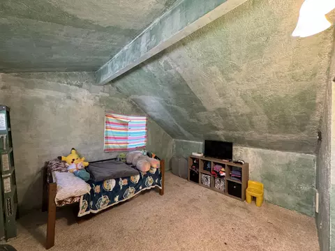 Bedroom - 15931 Twin Dr, La Pine, OR 97739 photo 3 of 3