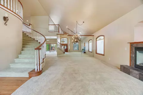 Living - 185 Bellerive Dr, Eagle Point, OR 97524 photo 2 of 7