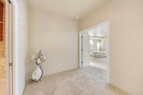 Entry Way - 185 Bellerive Dr, Eagle Point, OR 97524 photo 1 of 4