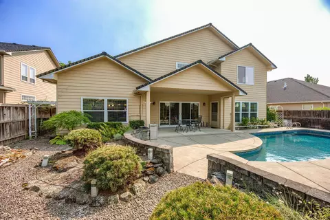 Exterior - 185 Bellerive Dr, Eagle Point, OR 97524 photo 2 of 20