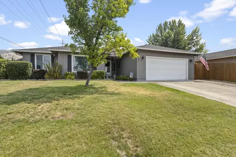 2994 Provincial St, Medford, OR 97504