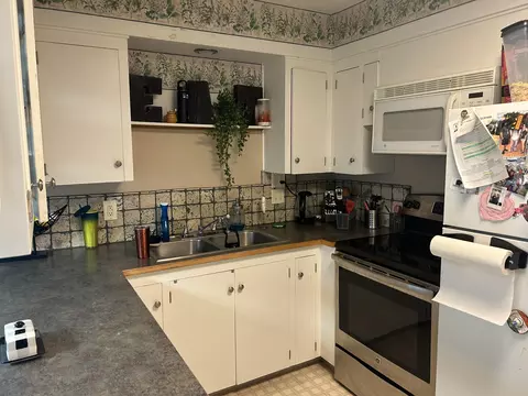 1217 Murray Ave, Medford, OR 97501