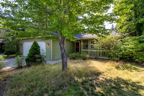 1175 SW Ellenhurst Pl, Bend, OR 97702