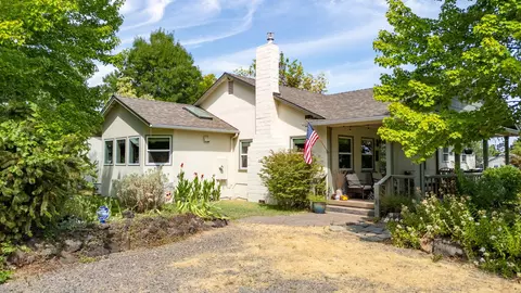3960 Hilsinger Rd, Phoenix, OR 97535 photo 1