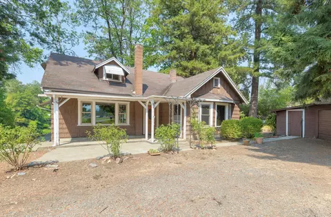 4152 Leonard Rd, Grants Pass, OR 97527