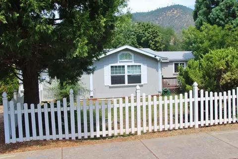 1767 2nd Ave, Gold Hill, OR 97525
