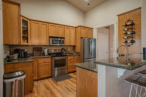 112 Greenmoor Dr, Eagle Point, OR 97524 photo 9