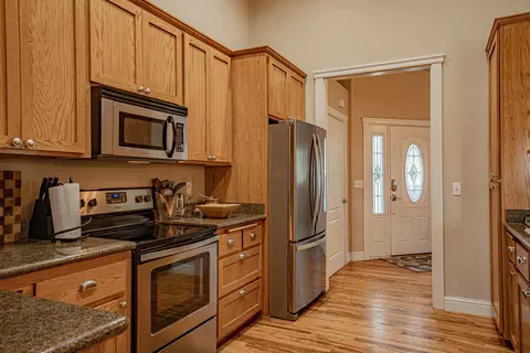 112 Greenmoor Dr, Eagle Point, OR 97524 photo 11