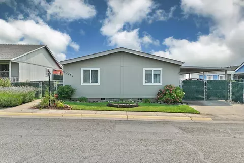 2252 Evan Way, Central Point, OR 97502 photo 12