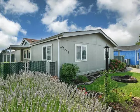 2252 Evan Way, Central Point, OR 97502