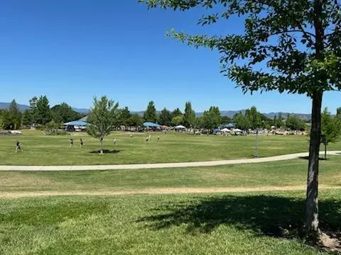 2252 Evan Way, Central Point, OR 97502 photo 10