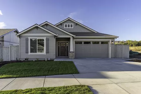 3979 Colorado Dr, Medford, OR 97504