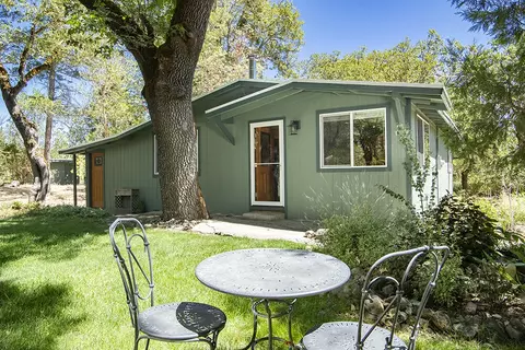 116 Upper Powell Creek Rd, Williams, OR 97544