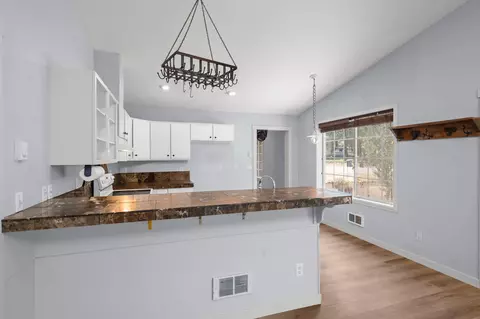 19491 Apache Rd, Bend, OR 97702 photo 10