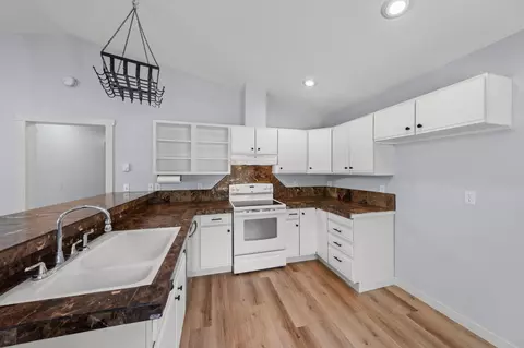 19491 Apache Rd, Bend, OR 97702 photo 11