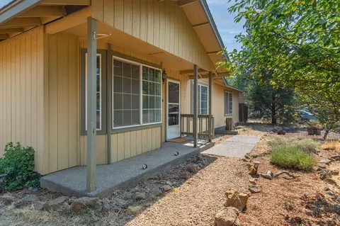 19491 Apache Rd, Bend, OR 97702 photo 5