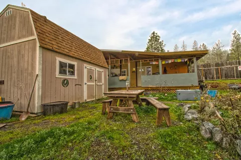 621 Gold Canyon Rd, Selma, OR 97538